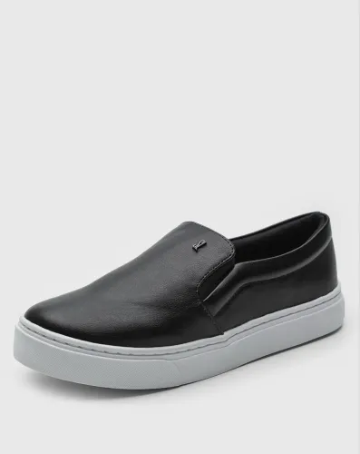 Tênis preto Slip On Santa Lolla