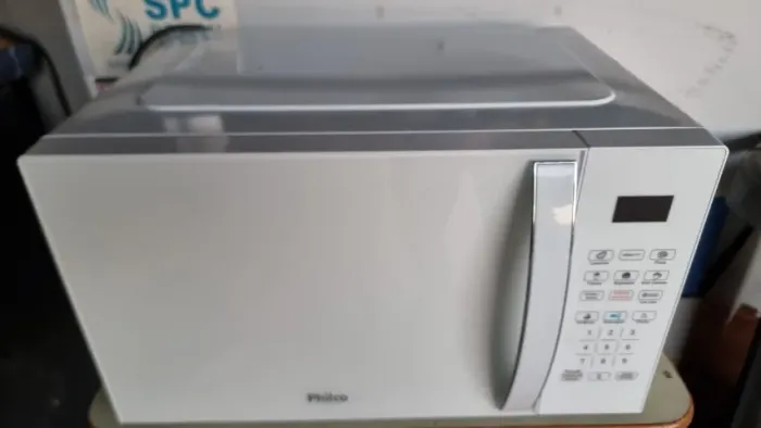 Microondas Philco PMO30B 28L 1100W Descongelar Rápido, e Display Digital semi novo