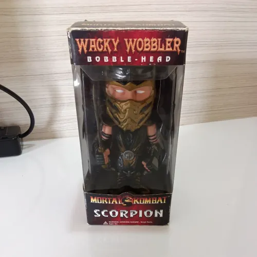 [FUNKO] WACKY WOBBLER SCORPION.