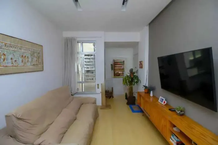 Apartamento : / Residencial / Laranjeiras