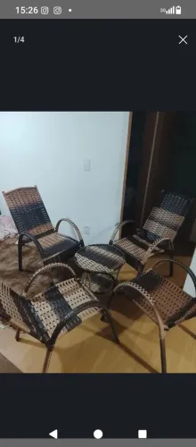 Vendo cadeiras e centro .