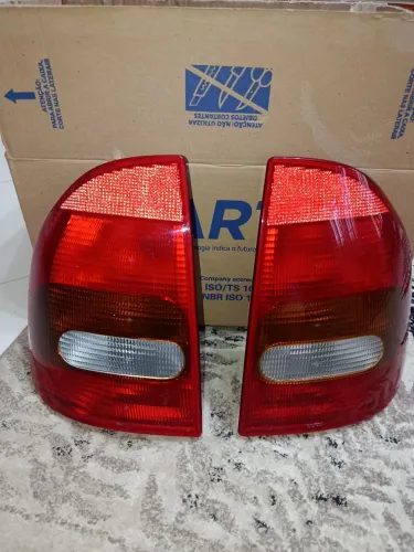 Par lanternas traseira Corsa sedan GLS