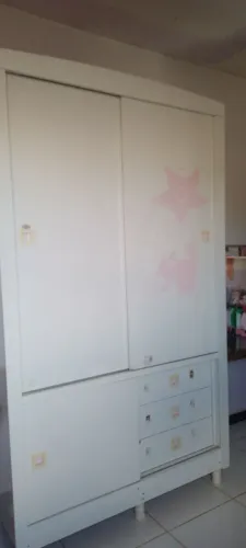 Guarda roupas infantil