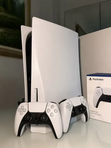 PS5 MÍDIA FÍSICA + 2 CONTROLES