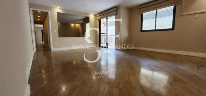 Tijuca - Rua Carlos de Vasconcelos. Apartamento com 2 varandas, 3 quartos, 1 suíte, 2 vaga