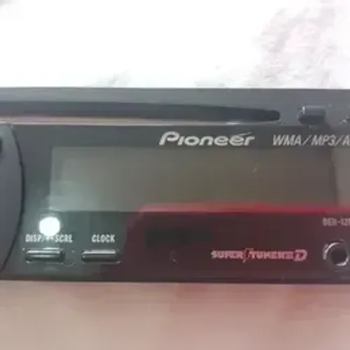 Frente som de carro Pioneer