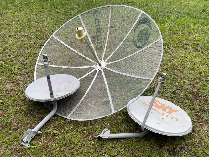 Antenas parabólicas - 3 unidades 