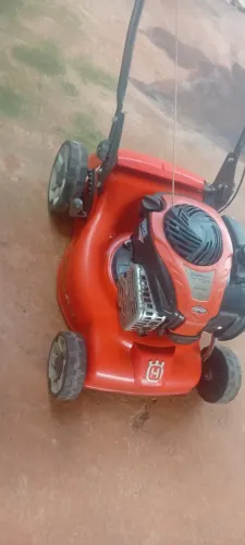 Carrinho de corta grama
