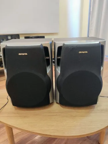 Par de caixas bookshelf Aiwa 6omhs 