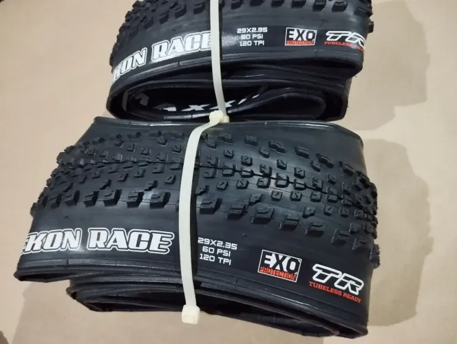 Par de pneus maxxis Rekon Race exo tr tubelles aro 29 mtb 