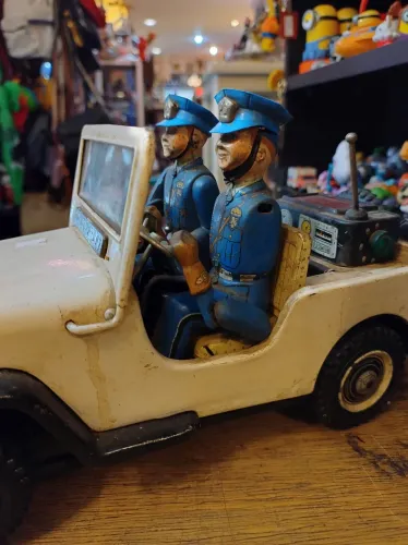 Brinquedo antigo de lata (Police Patrol Jeep)