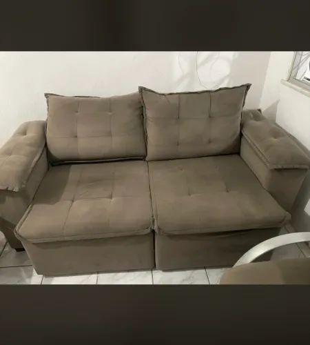Vende-se sofá semi novo 