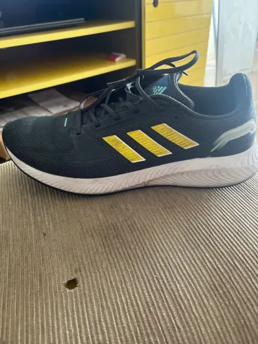 Tênis Adidas de corrida (número 41)