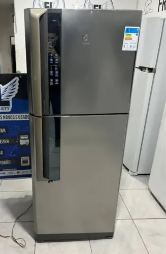 Geladeira Eletrolux Frost free inox semi nova funcionando perfeitamente partilheiras em vi