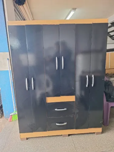 Guarda roupa de solteiro 
