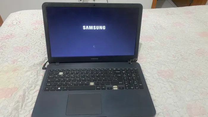 Notebook Samsung 15,6 Celeron 4205U + 4GB RAM + HD 500GB