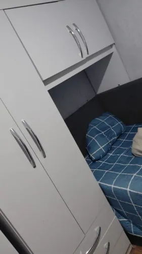 Guarda roupa de solteiro 