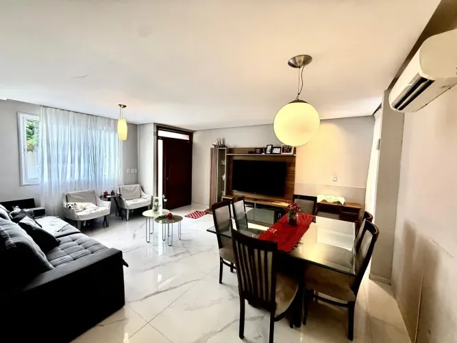 Aruana Casa em Condomínio - Reformada - 266m2 - 3/4 com duas suites - com área gourmet