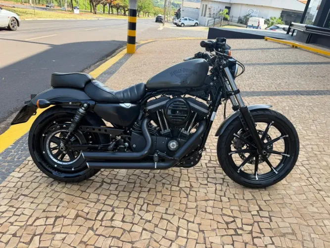 HARLEY XL 883 IRON