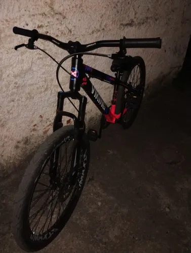Vendo bicicleta usada, em perfeito estado. Não parcelo! 800 pra vender rápido!