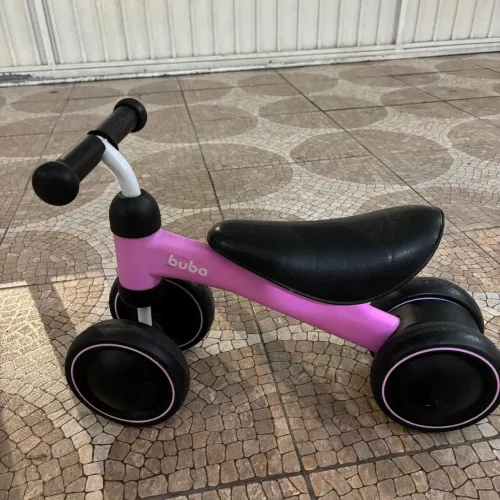 Bicicleta de equilíbrio buba