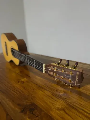 Violão clássico pequeno (75cm)