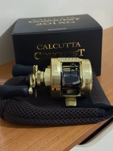 Carretilha Shimano Calcutta conquest 201xg