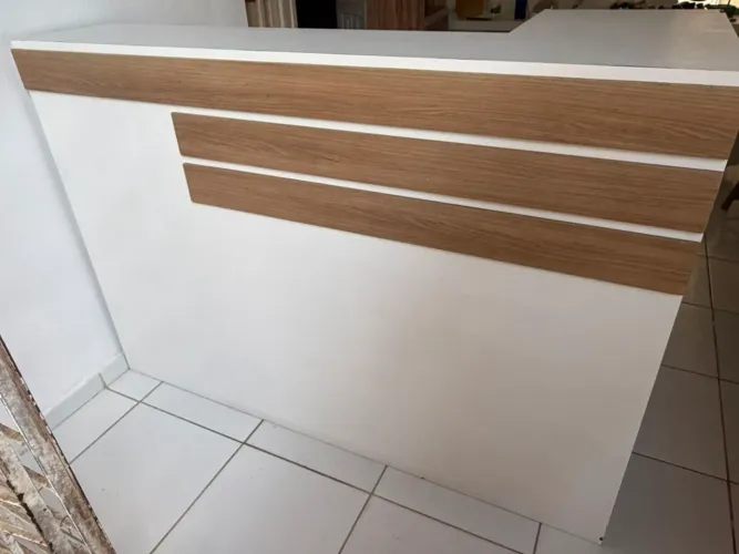 Balcão de atendimento em MDF