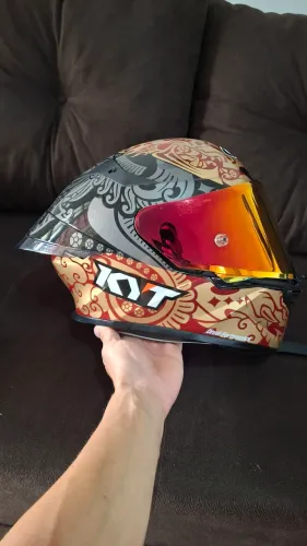 Capacete kyt modelo bestia sem detalhe algum