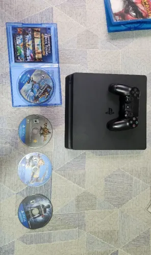 PS4 SLIM 500GB + 4 JOGOS + CONTROLE + CAIXA ORIGINAL COM MANUAIS