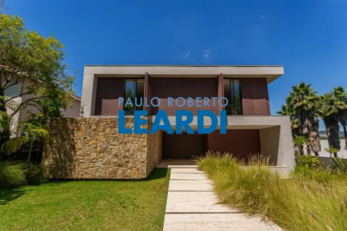 CASA EM CONDOMÍNIO - TAMBORÉ - SP
