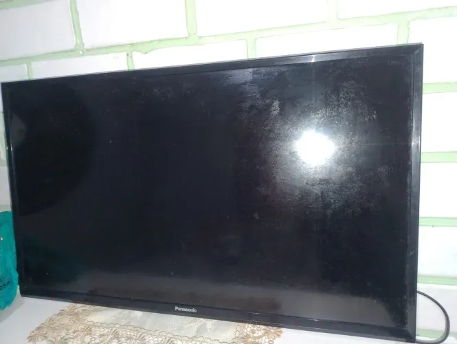 Tv smart, marca PANASONIC 32 