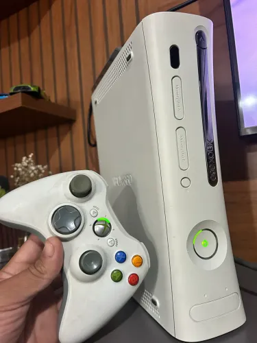 Xbox 360 branco desbloqueado impecável 