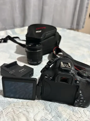 Câmera cânon T3I