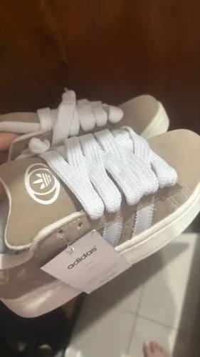 VENDO TÊNIS ADIDAS