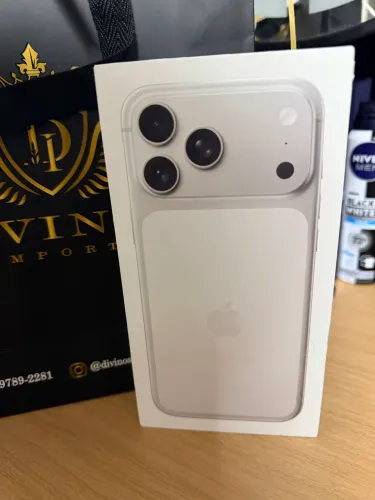iPhone 17 pro max novo 14 dias de uso 14 ciclos nenhuma marca de uso