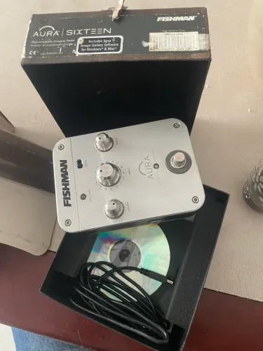 Pedal fishman aura violão