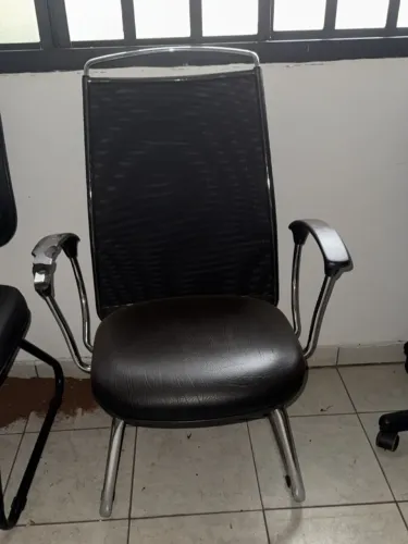 Cadeira Fixa com Braço Tela Mesh Encosto Alto ? R$ 200 | Campo Grande/MS