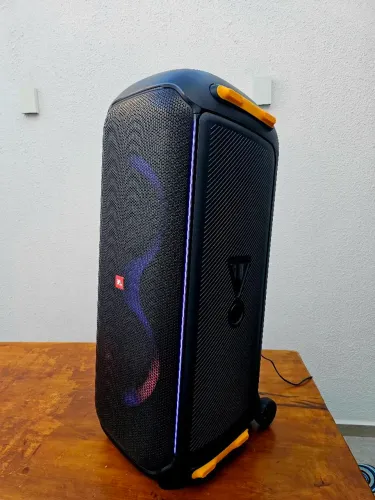 Jbl 710