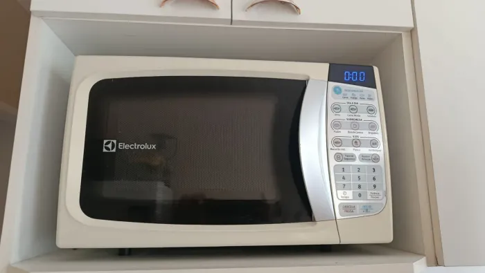 Microondas Eletrolux 20 litros