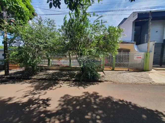 Casa à venda em Vila Esperança, Maringá-PR