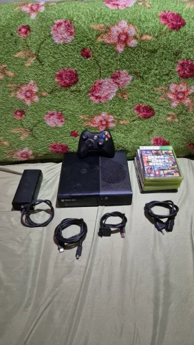 Venda-se Xbox 360 Super slim R$ 400,00