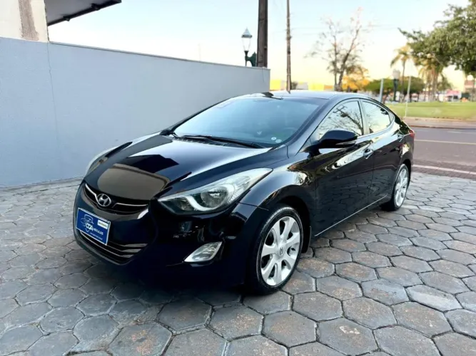 Hyundai Elantra GLS 1.8 16V Aut. 2012