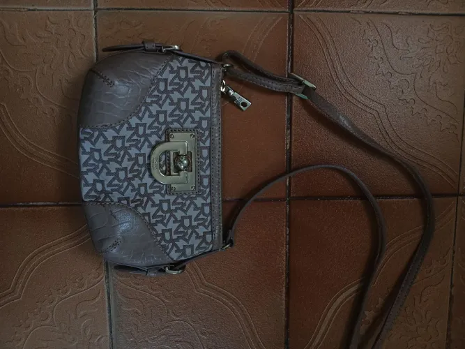 bolsa tiracolo dkny