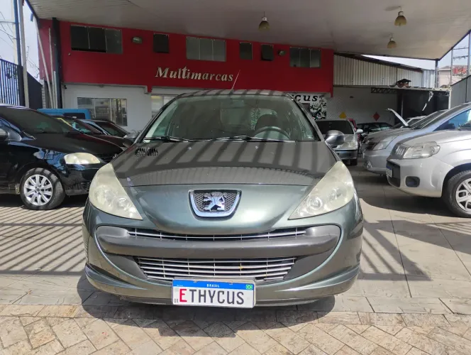 Peugeot 207 XR 1.4 Flex 8V 5P 2011
