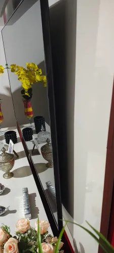 Uma tv LG de 75