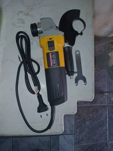 Vendo essa lixadeira nova