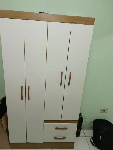 Vende-se guarda roupa