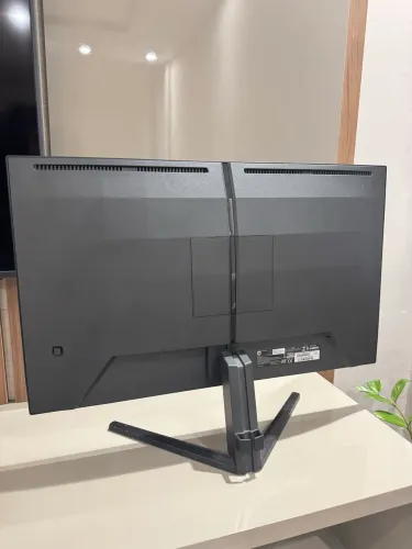 Monitor Gamer Phillips 27 Pol, FHD Fast IPS, 180Hz, 0.5m?s com garantia