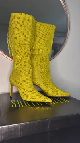 Bota Santa Lolla em Strass verde 37?